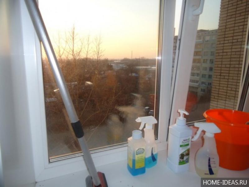 Как быстро и без разводов помыть окна в домашних условиях?